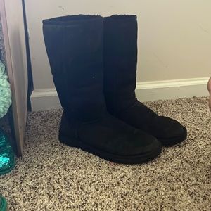 Ugg W size 6